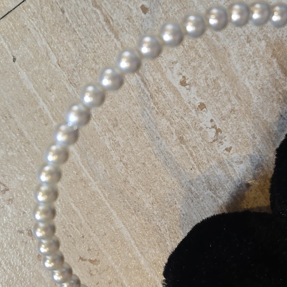 Stylish Faux Pearl Accent Black Earmuffs - Picture 3 of 5